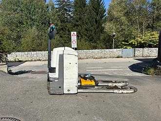 Chariot élévateur d'occasion JUNGHEINRICH EJE 220 ELEKTRO NIEDERHUBWAGENDEICHSEL (13071452)