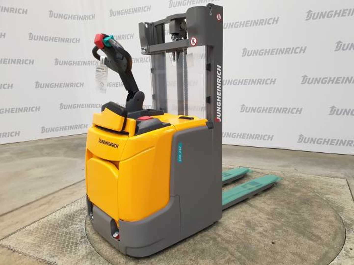 Chariot élévateur d'occasion JUNGHEINRICH ERC 212 G 115-250 ZT ELEKTRO HOCHHUBWAGENFAHRERSTAND (12934385)