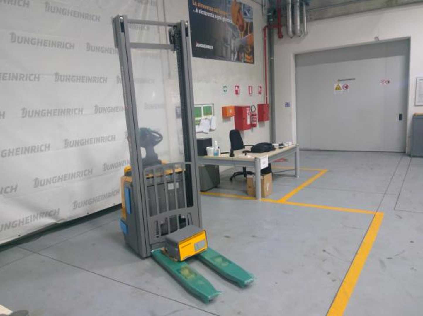 Chariot élévateur d'occasion JUNGHEINRICH ERC 214 KP 115-430 ZT ELEKTRO HOCHHUBWAGENFAHRERSTAND (13015188)