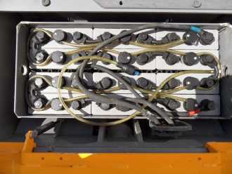 Chariot élévateur d'occasion JUNGHEINRICH ERD 220 - Doppelstock - Initialhub - Plattform ELEKTRO HOCHHUBWAGENDEICHSEL (13061612)