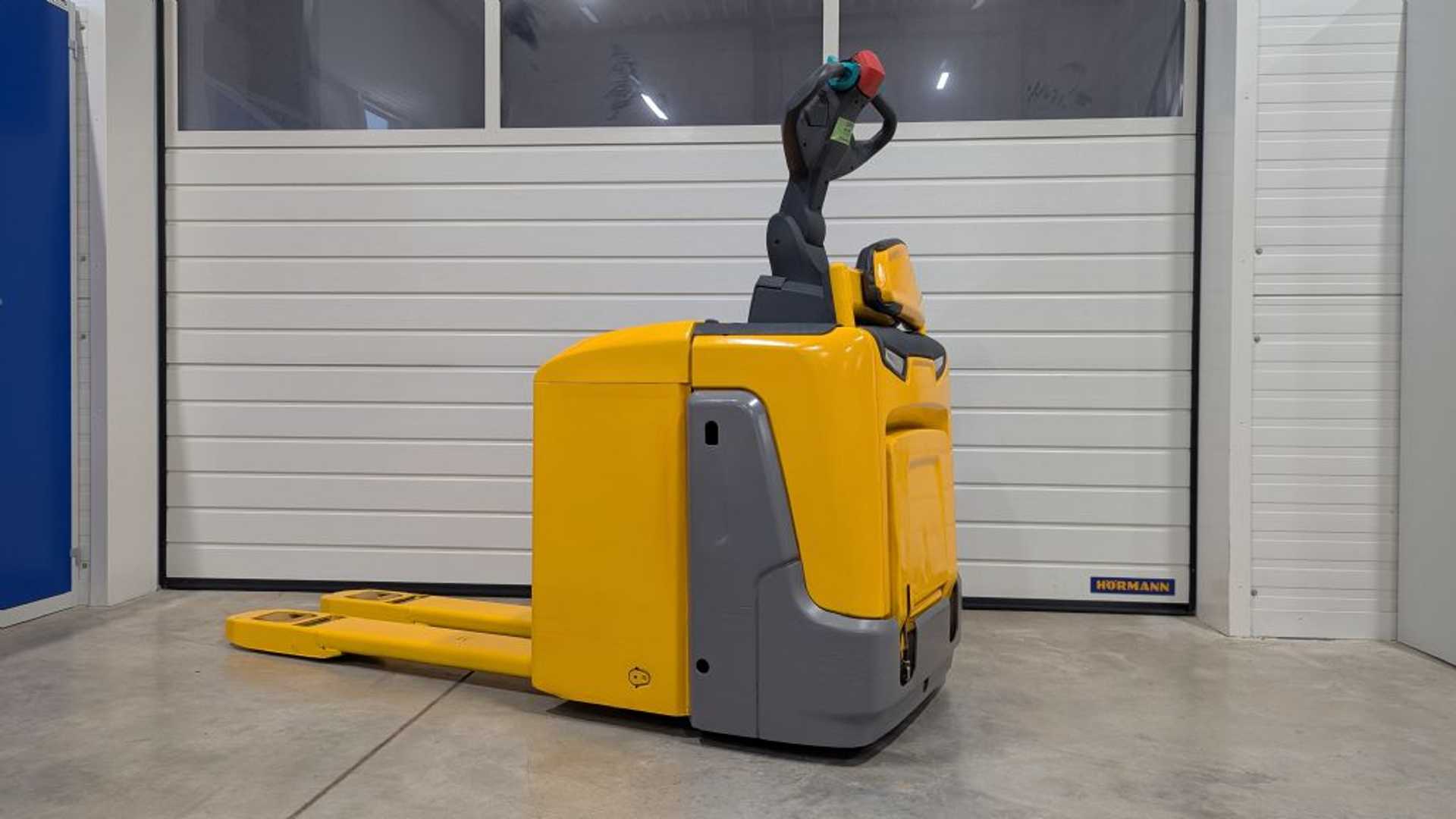 Chariot élévateur d'occasion JUNGHEINRICH ERE 120 17 115 51 ELEKTRO NIEDERHUBWAGENDEICHSEL (13066553)