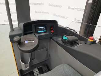 Chariot élévateur d'occasion JUNGHEINRICH ETV 110 SP E GE 115-530 DZ ELEKTRO SCHUBMASTSTAPLER (13034167)