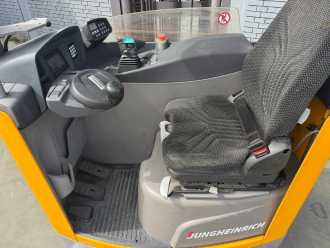 Chariot élévateur d'occasion JUNGHEINRICH ETV 214 Baujahr 2017/Akku 2023 Kamera Waage ELEKTRO SCHUBMASTSTAPLER (13049468)