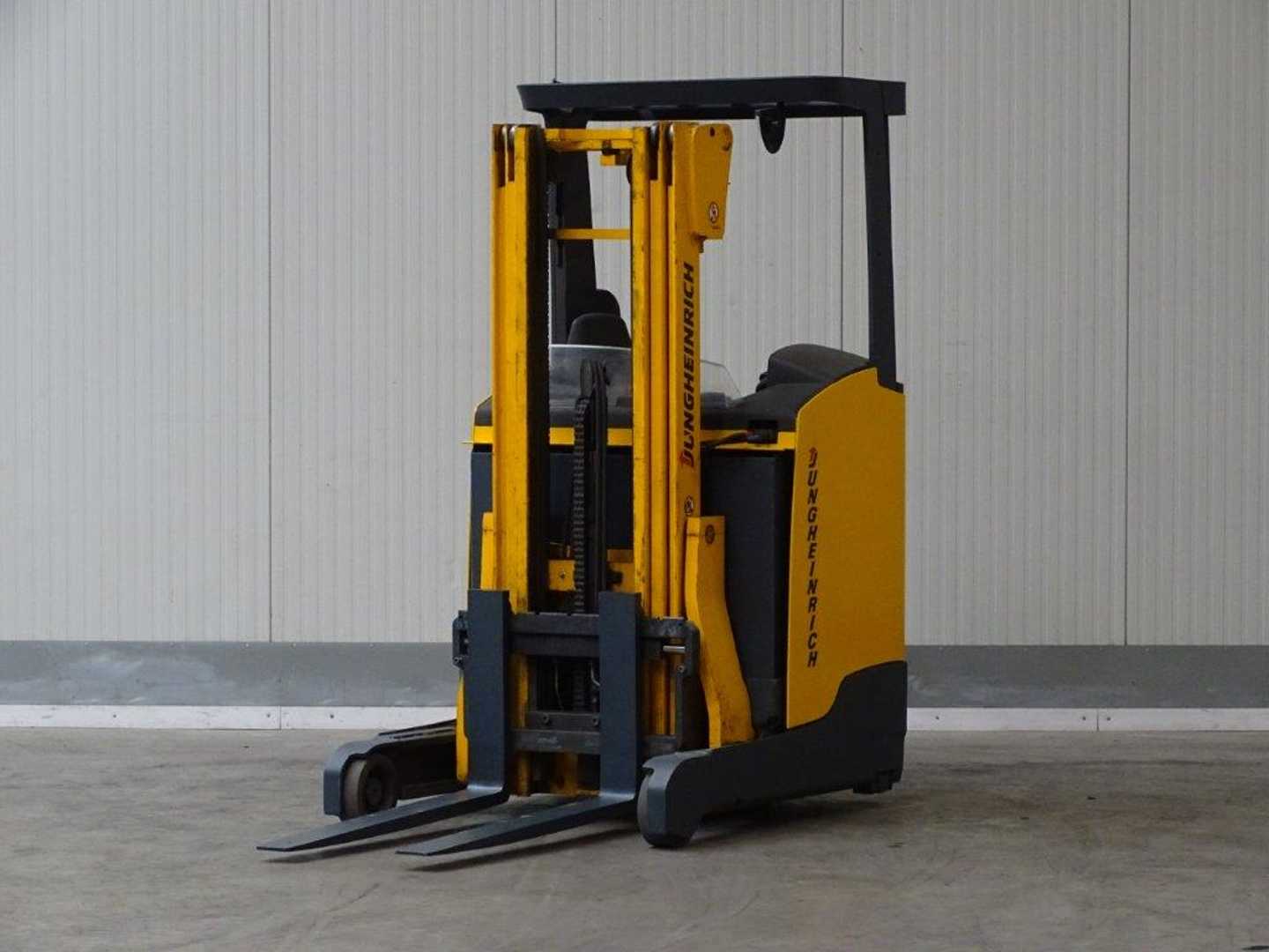 Chariot élévateur d'occasion JUNGHEINRICH ETV110 - TRIPLEX ELEKTRO SCHUBMASTSTAPLER (12967225)