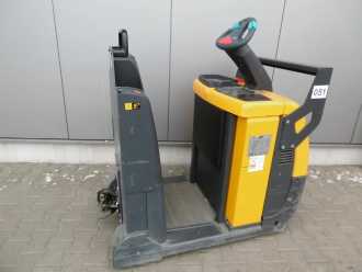 Chariot élévateur d'occasion JUNGHEINRICH EZS 350 ELEKTRO SCHLEPPER (12818437)