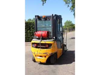 Chariot élévateur d'occasion JUNGHEINRICH TFG 320 GAS VIERRADFRONTSTAPLER (13062944)