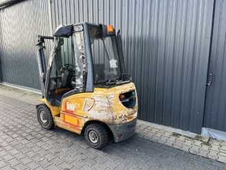 Chariot élévateur d'occasion JUNGHEINRICH TFG20AK GAS VIERRADFRONTSTAPLER (13068295)