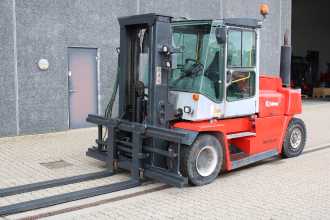 Chariot élévateur d'occasion KALMAR DCE80-9 DIESEL VIERRADFRONTSTAPLER (13027082)