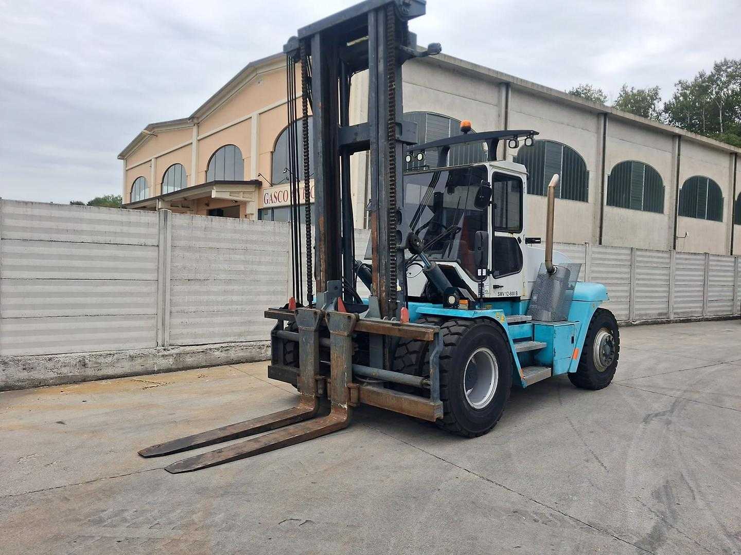 Chariot élévateur d'occasion KONECRANES SMV12-600B DIESEL VIERRADFRONTSTAPLER (13069943)