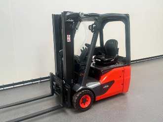 Chariot élévateur d'occasion LINDE 386 E 14-02 ELEKTRO VIERRADFRONTSTAPLER (13005192)