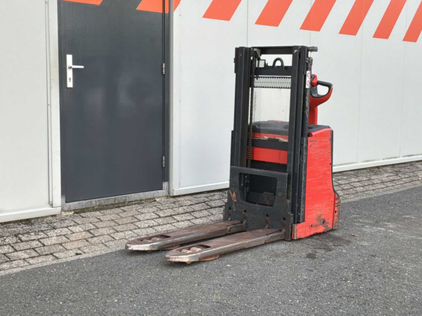Chariot élévateur d'occasion LINDE D08 ELEKTRO HOCHHUBWAGENDEICHSEL (13071858)