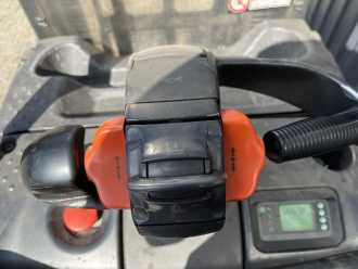 Chariot élévateur d'occasion LINDE D14SP ELEKTRO HOCHHUBWAGENFAHRERSTAND (13065402)
