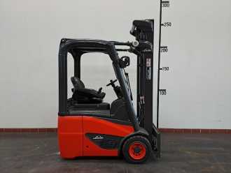 Chariot élévateur d'occasion LINDE E 12 EVO ELEKTRO DREIRADFRONTSTAPLER (13063708) backdrop
