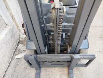 Chariot élévateur d'occasion LINDE E 14-01 ELEKTRO DREIRADFRONTSTAPLER (13067349)