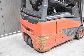 Chariot élévateur d'occasion LINDE E 14 - 02 /58647/ ELEKTRO DREIRADFRONTSTAPLER (13074551)