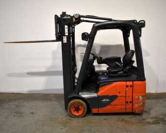 Chariot élévateur d'occasion LINDE E 14 EVO 386-02 ELEKTRO DREIRADFRONTSTAPLER (12945814)