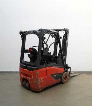 Chariot élévateur d'occasion LINDE E 14 EVO 386-02 ELEKTRO DREIRADFRONTSTAPLER (12981065)