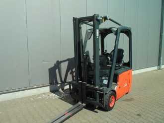 Chariot élévateur d'occasion LINDE E 15 - 01 ELEKTRO DREIRADFRONTSTAPLER (13037218)