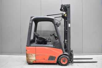 Chariot élévateur d'occasion LINDE E 16 - 01 /58117/ ELEKTRO DREIRADFRONTSTAPLER (13050295)