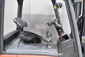 Chariot élévateur d'occasion LINDE E 16 - 01 /58117/ ELEKTRO DREIRADFRONTSTAPLER (13050295)