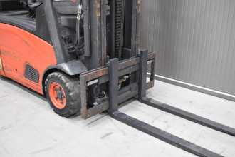 Chariot élévateur d'occasion LINDE E 16 - 01 /58117/ ELEKTRO DREIRADFRONTSTAPLER (13050295)