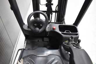 Chariot élévateur d'occasion LINDE E 16 - 01 /58117/ ELEKTRO DREIRADFRONTSTAPLER (13050295)