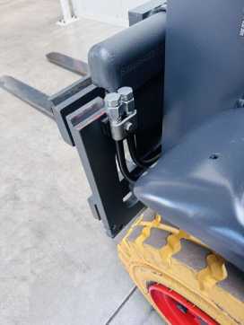 Chariot élévateur d'occasion LINDE E 16-02 Triplex ELEKTRO DREIRADFRONTSTAPLER (13067153)