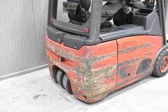 Chariot élévateur d'occasion LINDE E 16 C - 01 /58958/ ELEKTRO DREIRADFRONTSTAPLER (13069535)