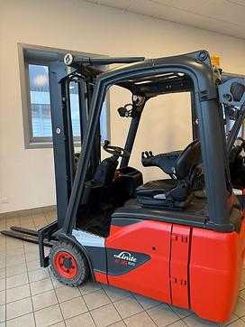 Chariot élévateur d'occasion LINDE E 16 C-02 ELEKTRO DREIRADFRONTSTAPLER (13039614)