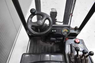 Chariot élévateur d'occasion LINDE E 16 C /58187/ ELEKTRO DREIRADFRONTSTAPLER (13054721)