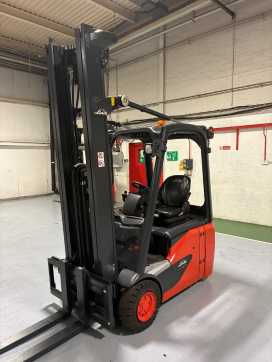 Chariot élévateur d'occasion LINDE E 16 C EVO ELEKTRO DREIRADFRONTSTAPLER (13074666)