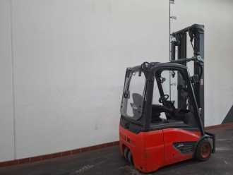 Chariot élévateur d'occasion LINDE E 16 C EVO ELEKTRO DREIRADFRONTSTAPLER (13076447)