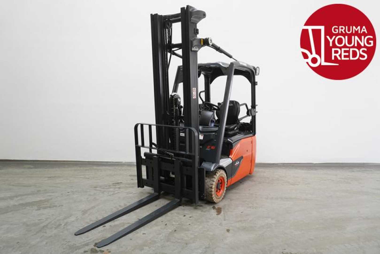 Chariot élévateur d'occasion LINDE E 16 EVO 386-02 ELEKTRO DREIRADFRONTSTAPLER (13019352)