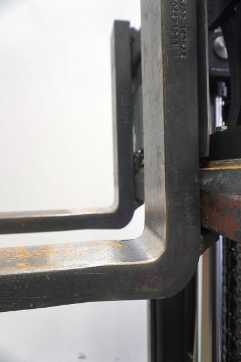 Chariot élévateur d'occasion LINDE E 16 H EVO 386-02 ELEKTRO DREIRADFRONTSTAPLER (12973959)
