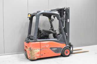 Chariot élévateur d'occasion LINDE E 16 L - 02 /58122/ ELEKTRO DREIRADFRONTSTAPLER (13052412)