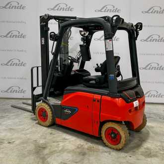 Chariot élévateur d'occasion LINDE E 16 P EVO ELEKTRO VIERRADFRONTSTAPLER (12961403) backdrop