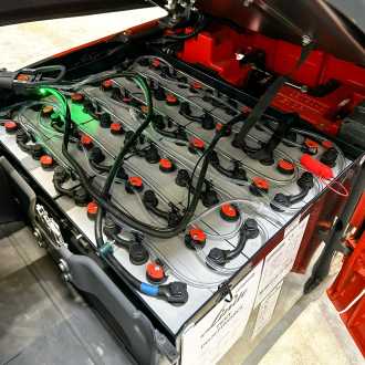 Chariot élévateur d'occasion LINDE E 16 P EVO ELEKTRO VIERRADFRONTSTAPLER (13072838)