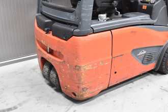 Chariot élévateur d'occasion LINDE E 18 - 02 /58691/ ELEKTRO DREIRADFRONTSTAPLER (13074752)