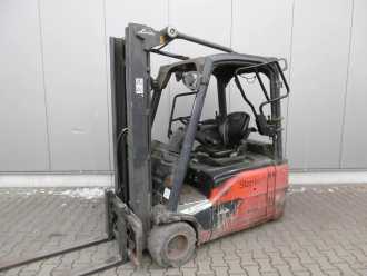 Chariot élévateur d'occasion LINDE E 20 L-02 ELEKTRO DREIRADFRONTSTAPLER (12776939) backdrop