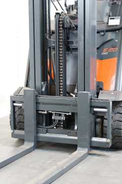 Chariot élévateur d'occasion LINDE E 20 PH EVO 386-02 ELEKTRO VIERRADFRONTSTAPLER (13066258)