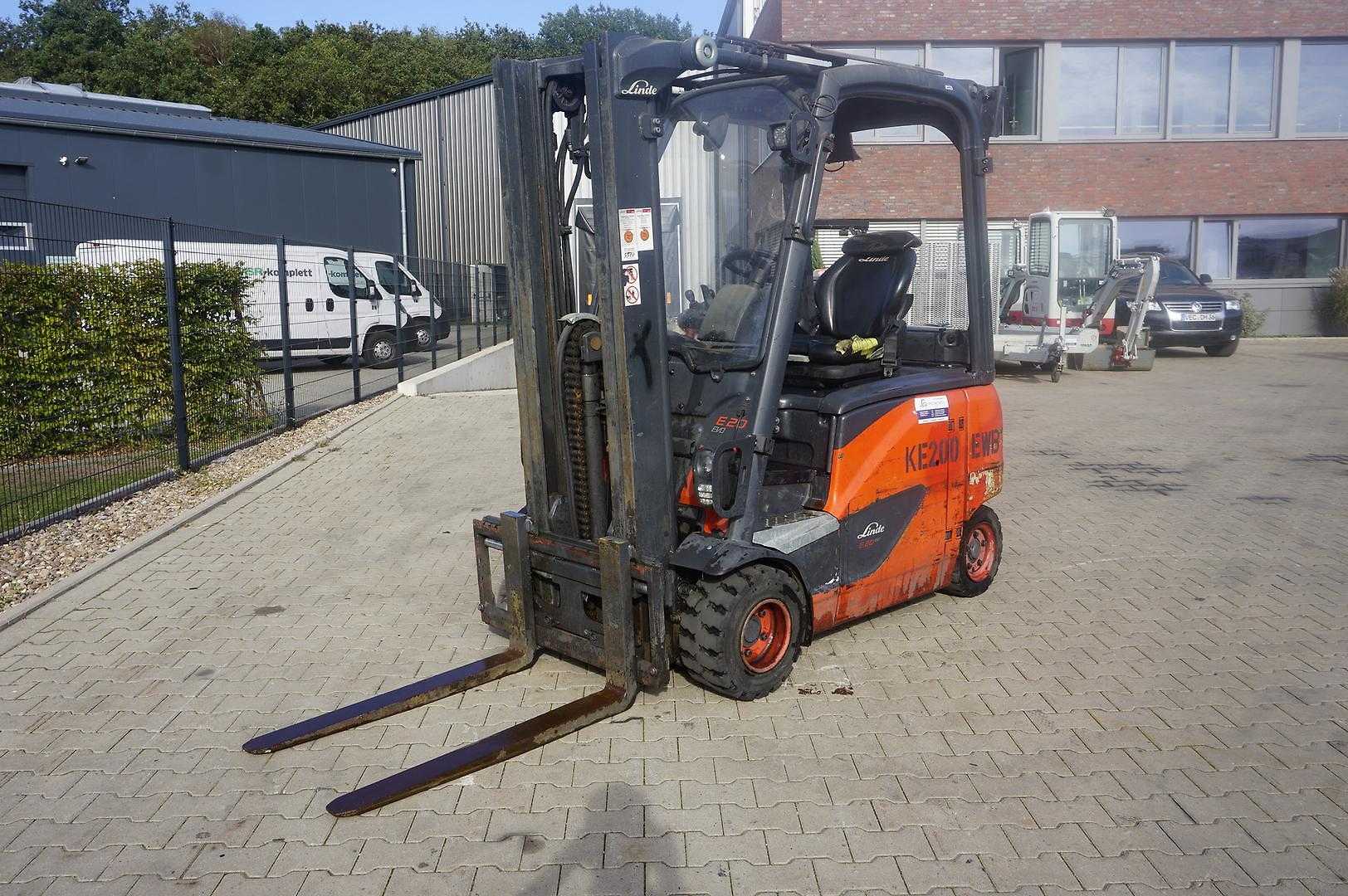 Chariot élévateur d'occasion LINDE E 20PH-02 - Triplex - 2021er ELEKTRO VIERRADFRONTSTAPLER (13070648)