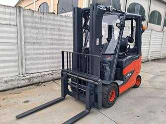 Chariot élévateur d'occasion LINDE E 25 H-600 ELEKTRO VIERRADFRONTSTAPLER (13037869)