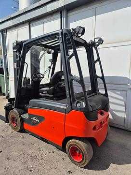 Chariot élévateur d'occasion LINDE E 25 L ELEKTRO VIERRADFRONTSTAPLER (13025280)
