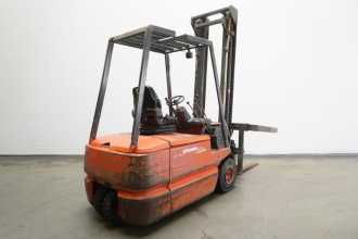 Chariot élévateur d'occasion LINDE E 25 Z 325 ELEKTRO DREIRADFRONTSTAPLER (13028099)