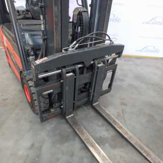 Chariot élévateur d'occasion LINDE E 30 : 3,0t ELEKTRO VIERRADFRONTSTAPLER (12961369)
