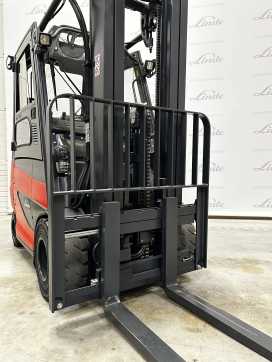 Chariot élévateur d'occasion LINDE E 30/600 H : 3,0t ELEKTRO VIERRADFRONTSTAPLER (12960189)