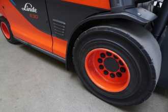 Chariot élévateur d'occasion LINDE E 30/600 H ION 387 ELEKTRO VIERRADFRONTSTAPLER (13042879)