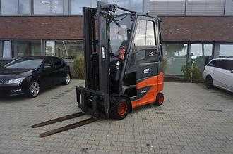 Chariot élévateur d'occasion LINDE E 30H-01/600 - 2018er ELEKTRO VIERRADFRONTSTAPLER (13066173) backdrop