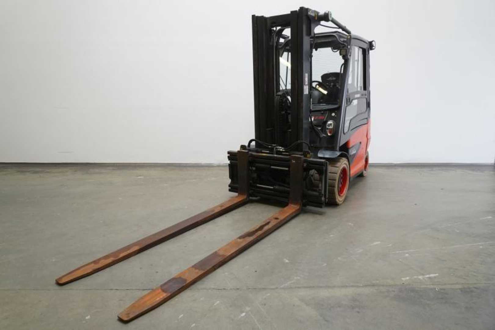 Chariot élévateur d'occasion LINDE E 35/600 H 388-00 ELEKTRO VIERRADFRONTSTAPLER (13044087)