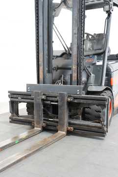 Chariot élévateur d'occasion LINDE E 40/600 H 388 ELEKTRO VIERRADFRONTSTAPLER (13066259)